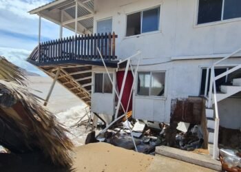 “El mar se lo llevo”: Huracán “Hilary” derrumba parte de hotel en Bahía de Kino, Hermosillo