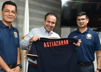 Felicita Antonio Astiazarán a equipo de beisbol Bomberos de Hermosillo
