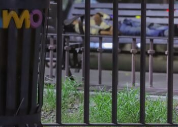 “Toman” las plazas y parques de Hermosillo como su hogar decenas de personas en situación de calle