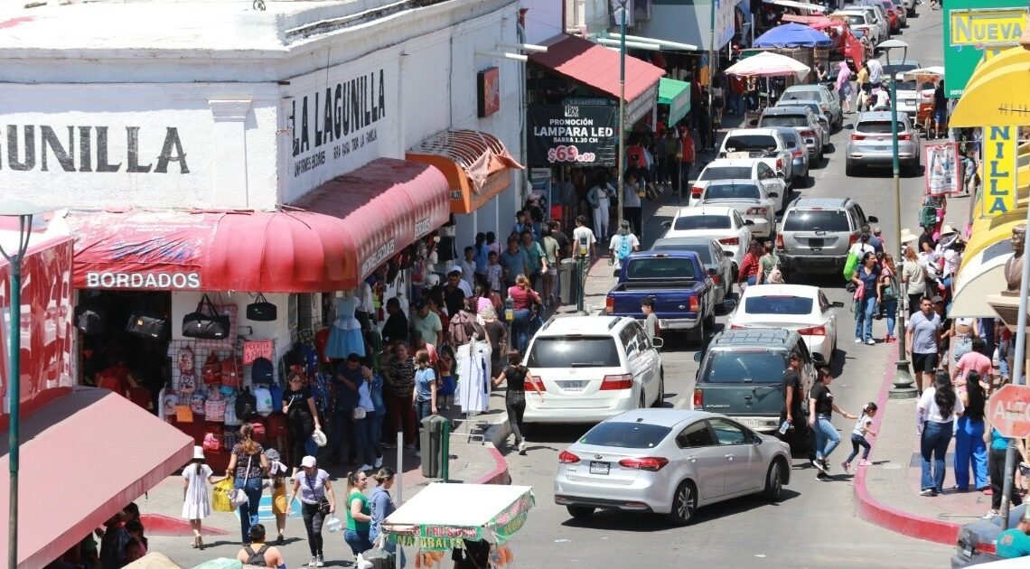 Hermosillo: A última hora, papás van a compras de pánico por el regreso a clases Hermosillo: A última hora, papás van a compras de pánico por el regreso a clases