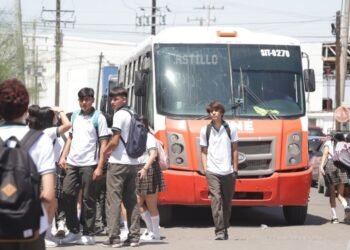 ¡Qué nuevas!: Usuarios en Hermosillo esperaron hasta 50 minutos por los camiones el primer día de clases