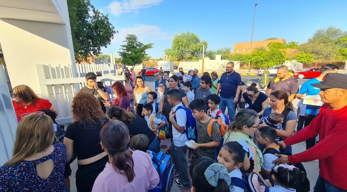 Ladrones dejan a 500 alumnos sin clases en Hermosillo Ladrones dejan a 500 alumnos sin clases en Hermosillo