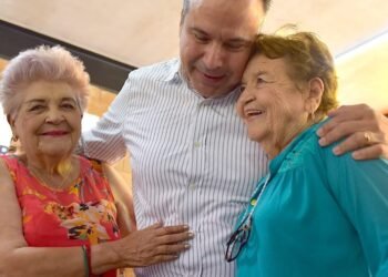 Festeja alcalde a adultos mayores de Hermosillo