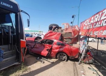 “Doy muchas gracias a Dios de que siga aquí”: conductor de Mustang de cuádruple choque en Hermosillo