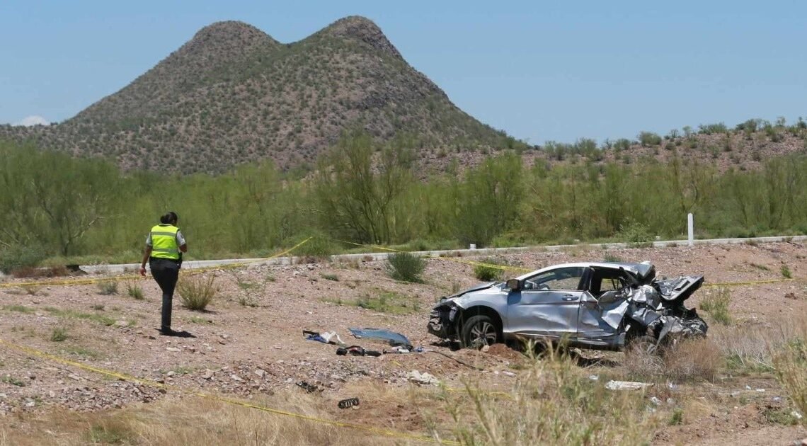 Muere una persona y resulta otra lesionada tras volcadura en carretera Hermosillo-Guaymas