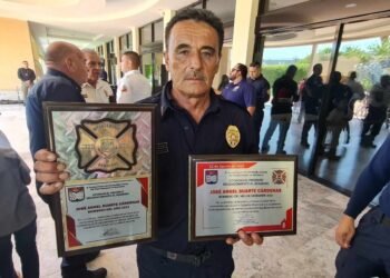 José Ángel Duarte es honrado como el Bombero del Año 2023 en Hermosillo