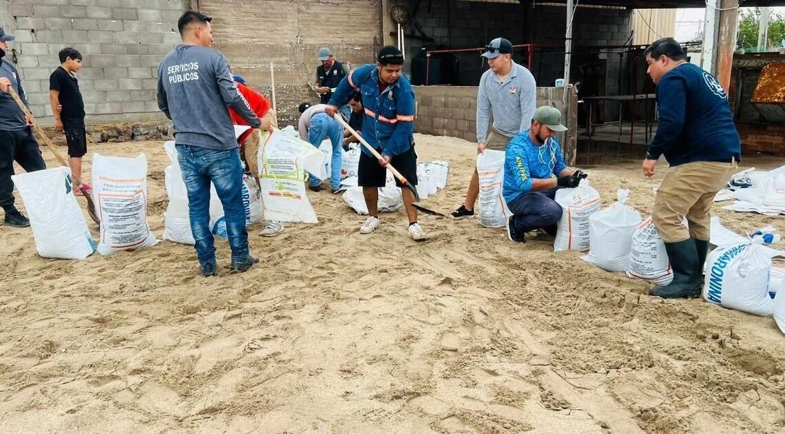 Operativo de Protección Civil en Bahía de Kino ante el huracán Hilary Operativo de Protección Civil en Bahía de Kino ante el huracán Hilary