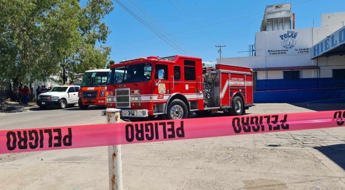 Hermosillo: Evacuan a trabajadores y clientela de hieleria por fuga de amoniaco