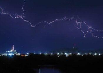 Múltiples incidentes en Hermosillo tras los fuertes vientos y lluvias de anoche