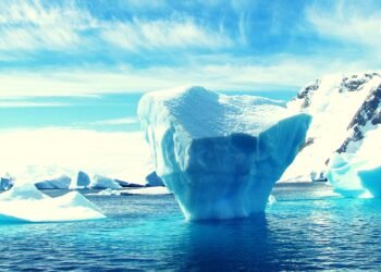 La Antártida: Pérdida de Hielo Alarmante y Retroceso Histórico en la Capa Helada