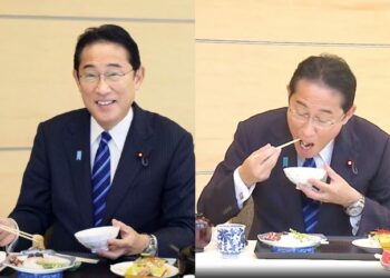 Primer Ministro Japonés Come Pescado de Fukushima tras el vertido de aguas de la planta nuclear al mar