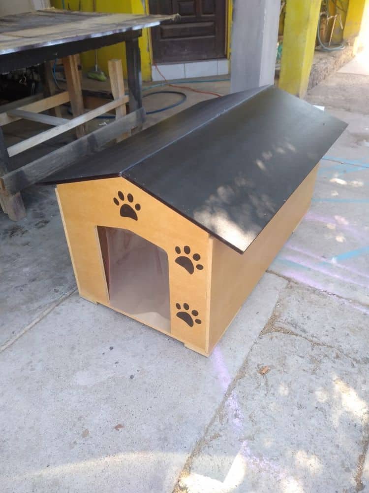 Luis encontró en las casas para lomitos la forma de salir adelante