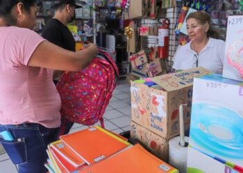 Baja afluencia de clientes en Hermosillo: Comerciantes esperan se reactiven ventas