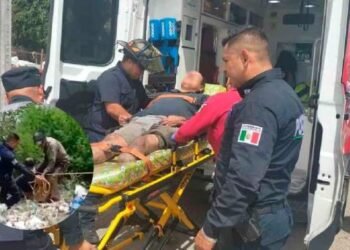 Mujer asalta a su esposo discapacitado y lo arroja a canal de aguas negras