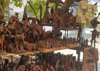 Figuras de palo fierro, una tradición con más de 40 años en Hermosillo