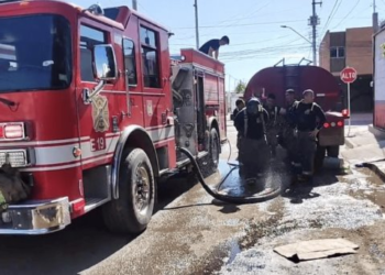Incendio en vivienda deja a hombre afectado por inhalación de humo