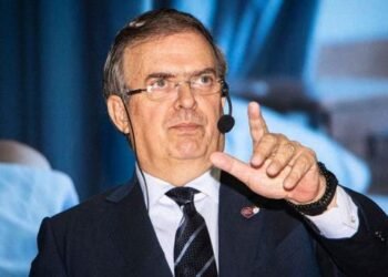 Marcelo Ebrard propone un sistema de salud único y universal