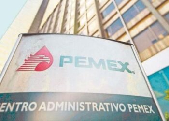 Pemex desmiente salida de su director Octavio Romero