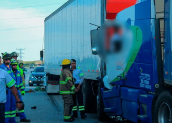 Choque entre dos tráilers deja un muerto en la carretera Hermosillo-Nogales