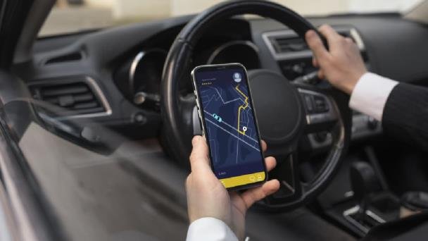 Jóvenes hermosillenses profieren transportes por aplicaciones digitales Jóvenes hermosillenses profieren transportes por aplicaciones digitales