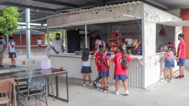 Padres reportan irregularidades en tienda de una escuela de Hermosillo Padres reportan irregularidades en tienda de una escuela de Hermosillo