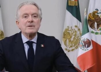 Santiago Creel se baja de la contienda y declina a favor de Xóchitl Gálvez
