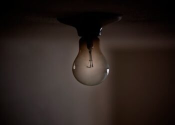 Reportan que no hay luz en algunas colonias del Poniente de Hermosillo; CFE atiende caso