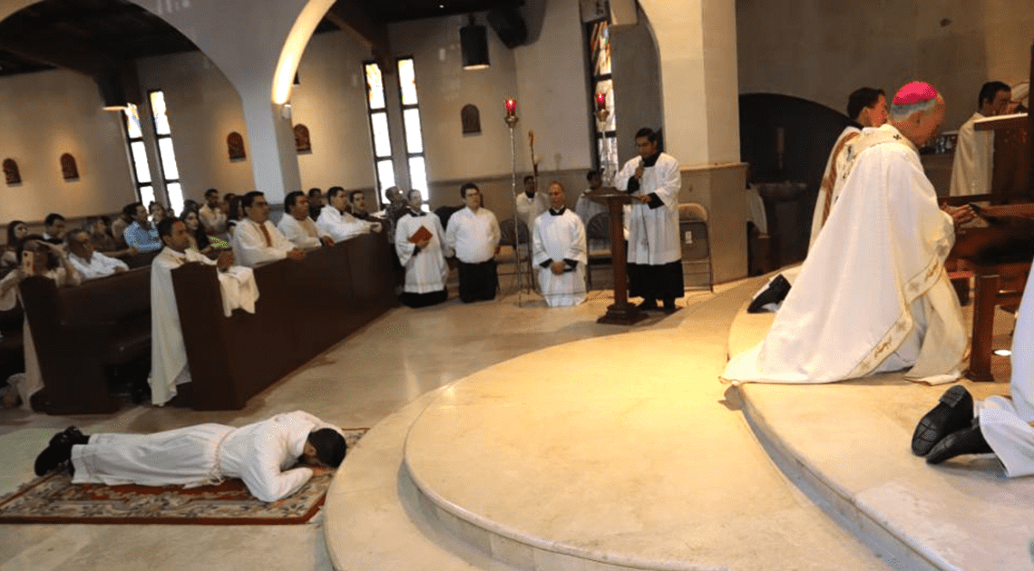 Ordena Arzobispo a nuevo diácono