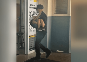 Policía de Hermosillo traslada a menor de 5 años al hospital tras accidente