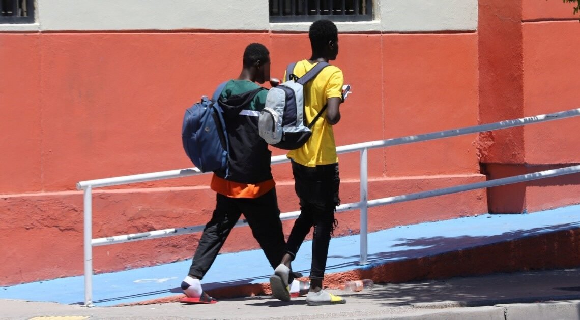Migrantes africanos evitan albergues: Párroco de Hermosillo Migrantes africanos evitan albergues: Párroco de Hermosillo