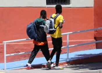 Migrantes africanos evitan albergues: Párroco de Hermosillo