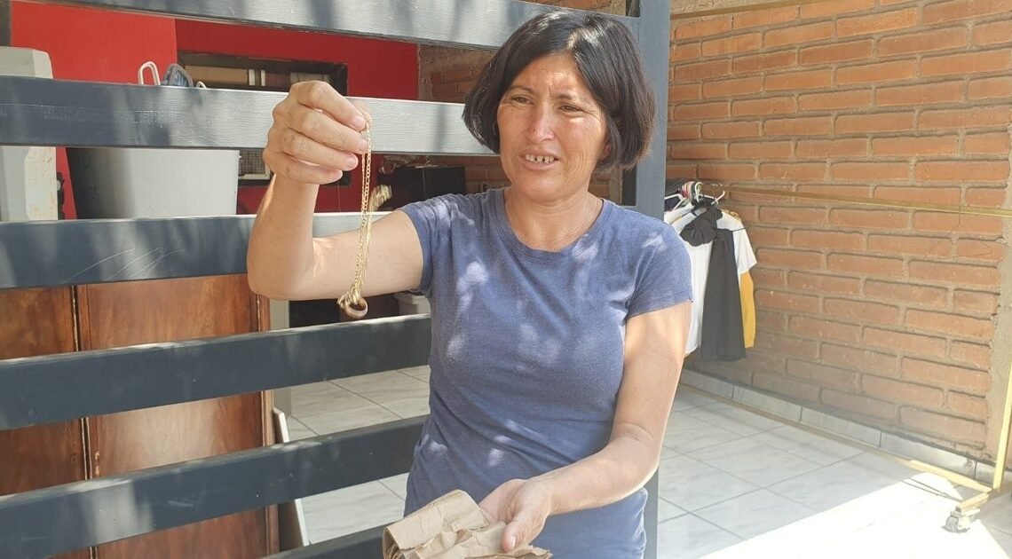 Rosalba sólo tenía 14 años, fue encontrada sin vida en un lote baldío en Hermosillo; mamá pide investiguen Rosalba sólo tenía 14 años, fue encontrada sin vida en un lote baldío en Hermosillo; mamá pide investiguen