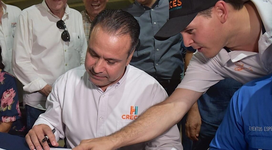 Participa alcalde de Hermosillo en jornada de votación de Presupuesto Creces