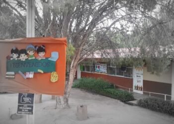 Protestan Padres de Familia por instalación de antena en kínder de Hermosillo