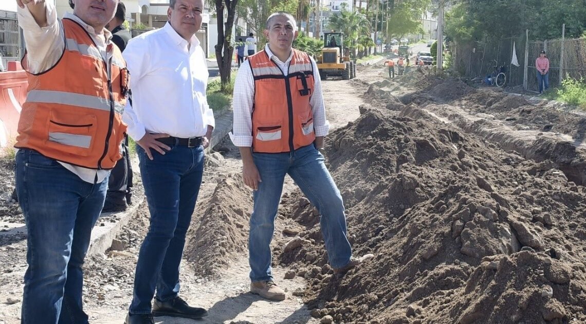 Constata alcalde avance de rehabilitación del bulevar Escoboza