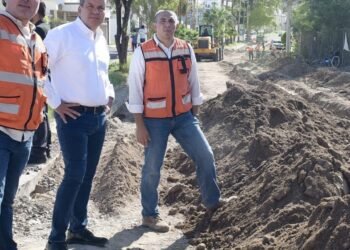 Constata alcalde avance de rehabilitación del bulevar Escoboza