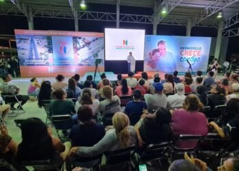 Alcalde rinde informe en la colonia Altares