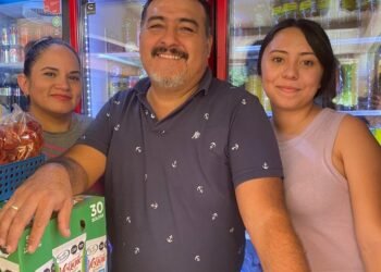 Becas de comida diaria: La generosidad de Ernesto Navarro en la Unison