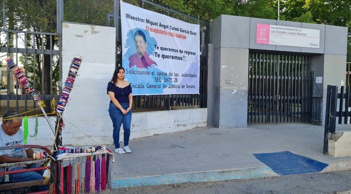 Hermosillo: “Te queremos de regreso”: Docentes y familiares se manifiestan para solicitar que maestro aparezca