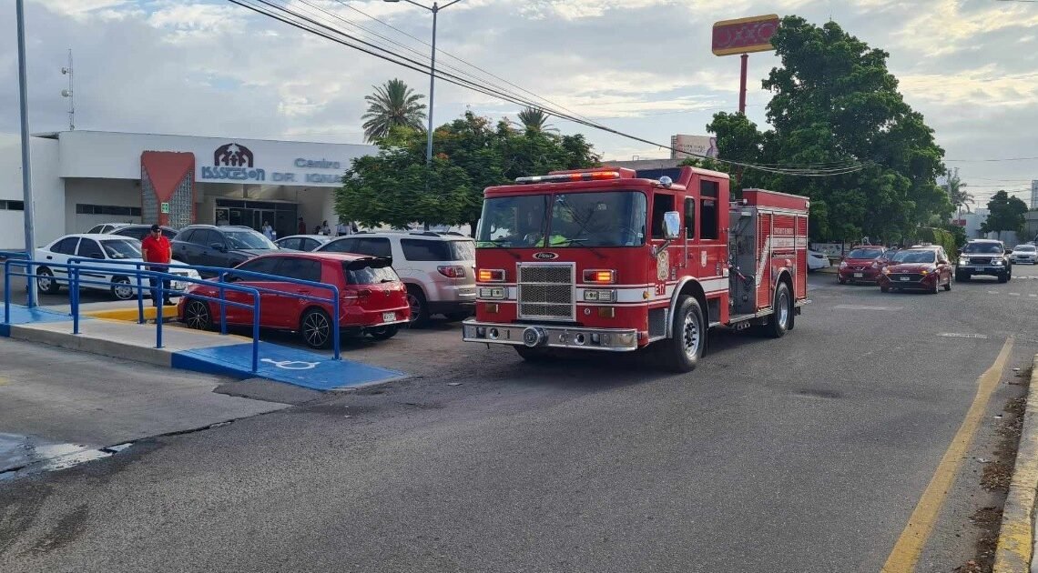 Ocho elementos de Bomberos de Hermosillo son hospitalizados por posible intoxicación alimentaria