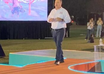Presenta Antonio Astiazarán informe de resultados a vecinos de La Victoria