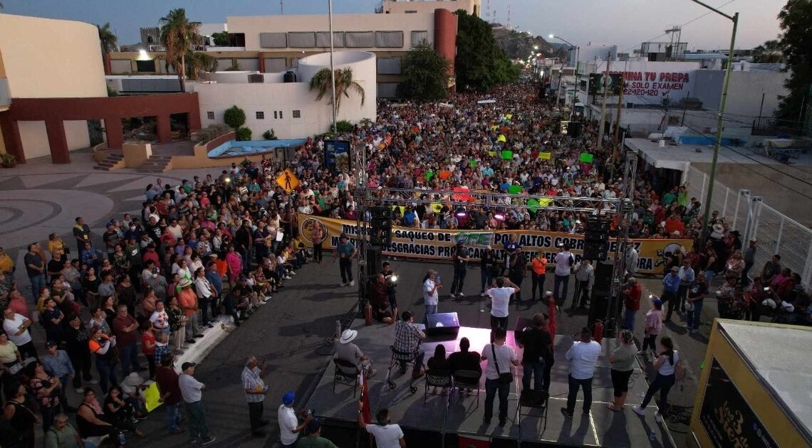 Usuarios de CFE marchan en Hermosillo por altos cobros en recibos de luz Usuarios de CFE marchan en Hermosillo por altos cobros en recibos de luz