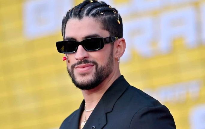 Bad Bunny Enfrenta Críticas, Fans lo tachan de “Repetitivo” en “Un Preview” Bad Bunny Enfrenta Críticas, Fans lo tachan de “Repetitivo” en “Un Preview”
