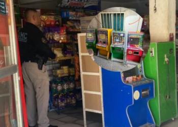 Catean tiendas de abarrotes por investigaciones de corrupción de menores