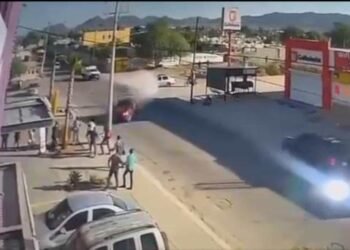 Video | Así fue el aparatoso choque en supermeracdo de Villa del Real