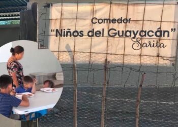 Sarita da alimento a más de 40 niños en su comedor