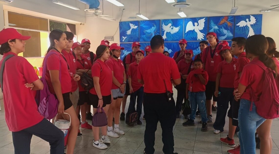 Brigada infantil de Bomberos de Hermosillo visita a Casa Hogar Unacary Brigada infantil de Bomberos de Hermosillo visita a Casa Hogar Unacary