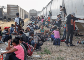 Ferromex detiene temporalmente 60 rutas tras aumento de migrantes