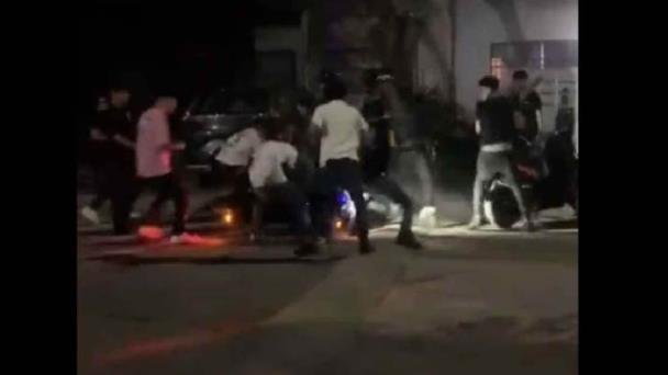 Arrestan a 3 implicados en golpiza de joven en Cancún; lo reportan grave Arrestan a 3 implicados en golpiza de joven en Cancún; lo reportan grave