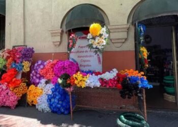 Comercios del Centro se preparan para ventas por el Día de Muertos